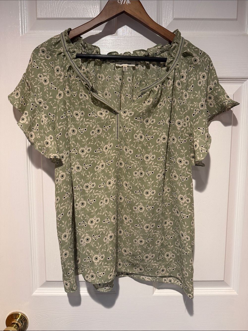Women’s Green Floral Short-Sleeve Blouse